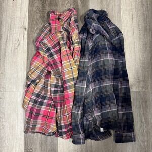 American Eagle Shirt Lot of 2 Womens Small Plaid Flannel Boyfriend Fit‎ Soft